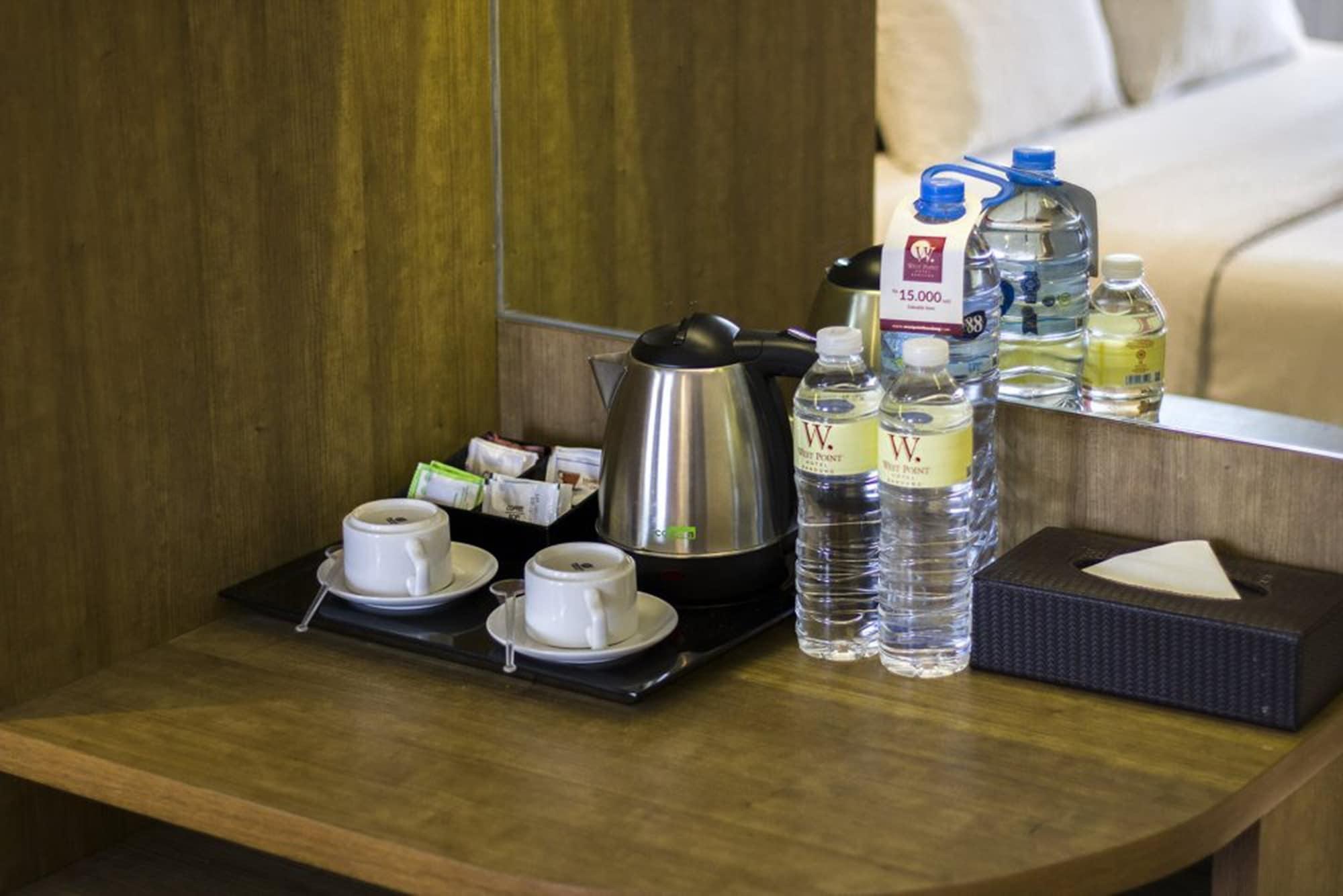 West Point Hotel Bandung Eksteriør billede