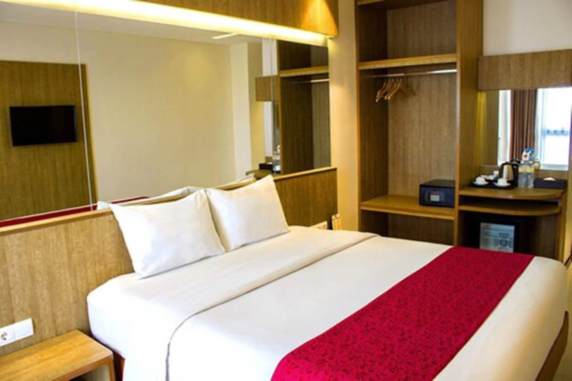 West Point Hotel Bandung Eksteriør billede