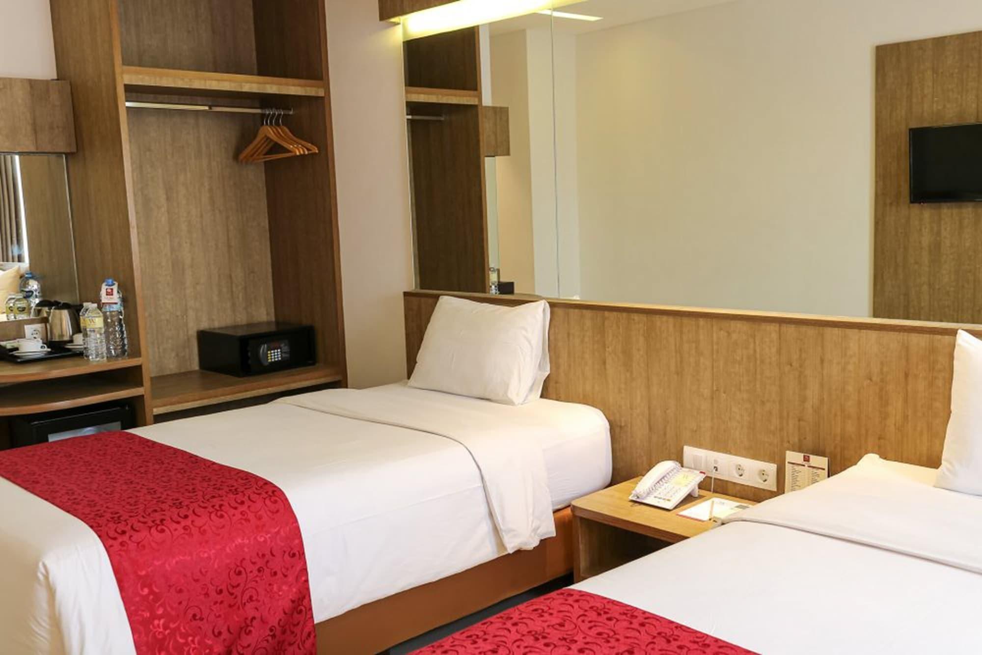 West Point Hotel Bandung Eksteriør billede