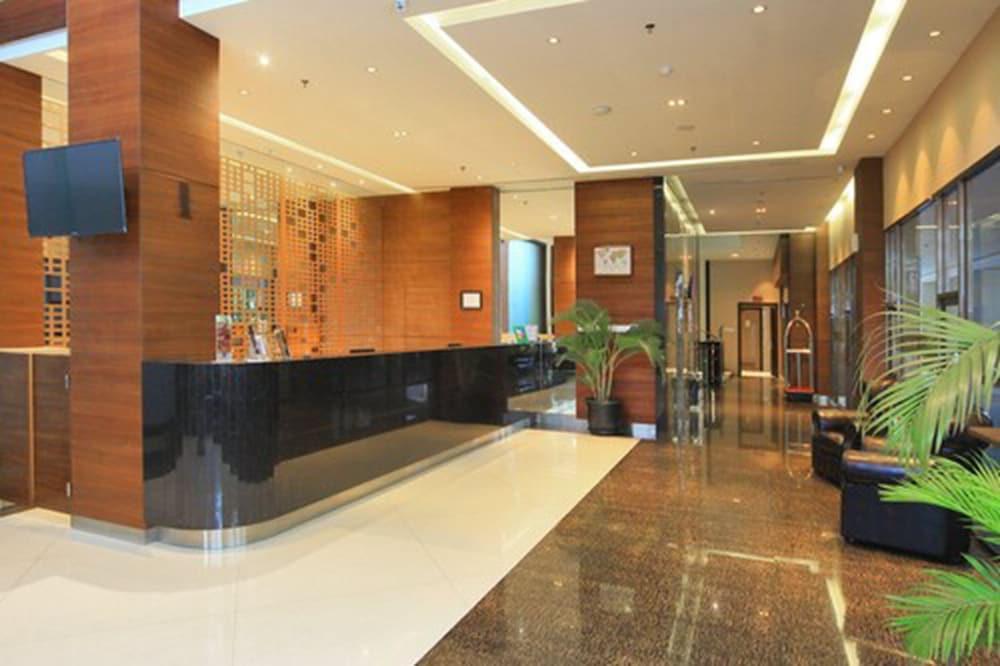 West Point Hotel Bandung Eksteriør billede