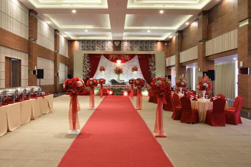West Point Hotel Bandung Eksteriør billede