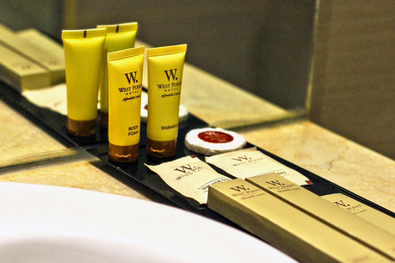 West Point Hotel Bandung Eksteriør billede