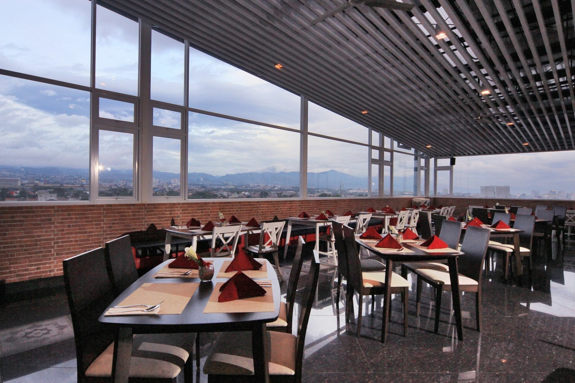 West Point Hotel Bandung Eksteriør billede